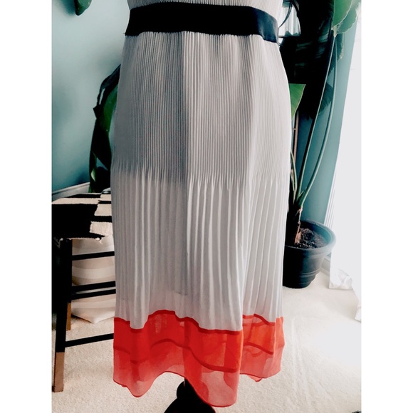- BCBG Alicia pleated color block highlow dress - Picture 8 of 9